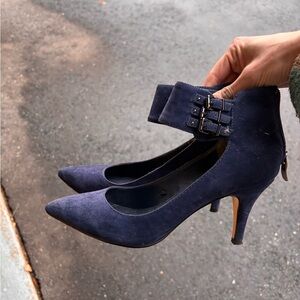 BCBG blue heels